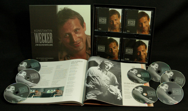 Zwischenräume (7-CD & 1-DVD mit 160-seitigem gebundenem Buch in LP-Grösse)