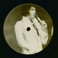 Vorschau: Kickin' Back ! The 1974 Hilton Dress Rehearsal (LP) Vorschau: Kickin' Back ! The 1974 Hilton Dress Rehearsal (LP)